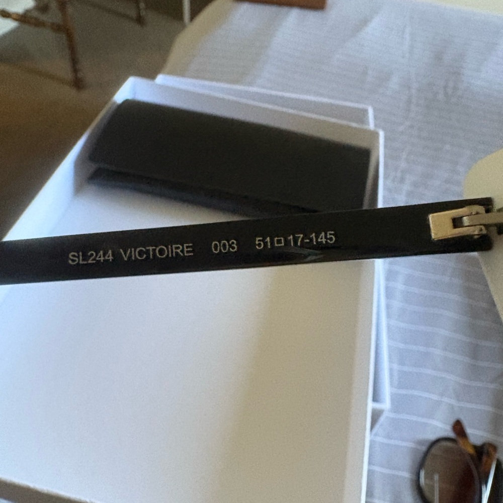 Saint Laurent Women's White Cat-Eye Sunglasses with case - Picture 4 of 7
